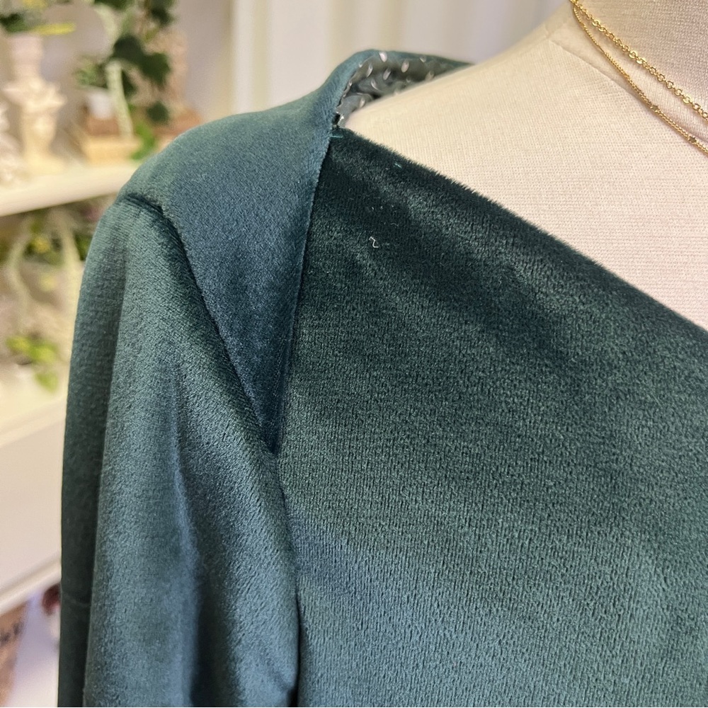 Vintage Style Handmade Green Velvet Bell Sleeve Mini Dress - Picture 5 of 16